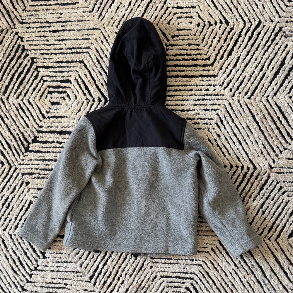 The North Face Kids Black and Gray Hoodie - Picture 4 of 4